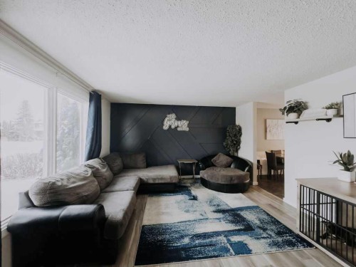 1913 8 Avenue, Wainwright, AB - Indoor Photo Showing Living Room