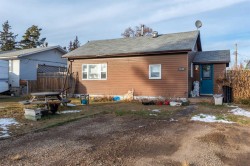 5118 51 Avenue  Blackfoot, AB T9V 0L0