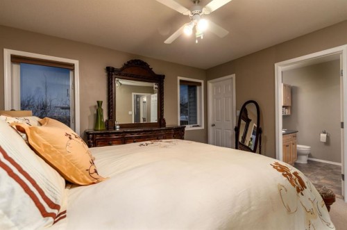 2912 65 Avenue, Lloydminster, AB - Indoor Photo Showing Bedroom