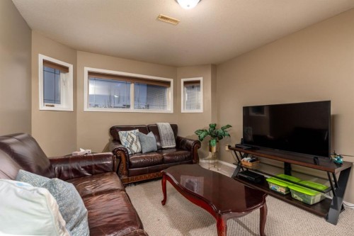 2912 65 Avenue, Lloydminster, AB - Indoor Photo Showing Living Room