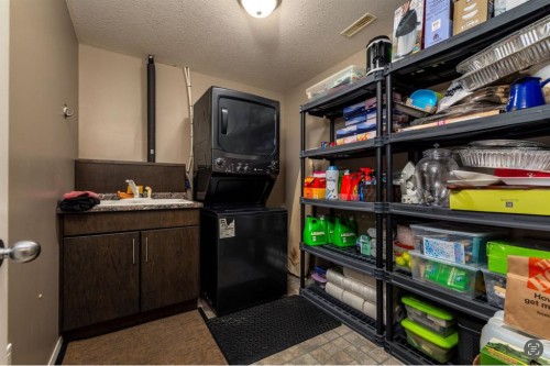 2912 65 Avenue, Lloydminster, AB - Indoor