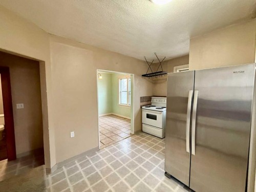 5115 46 Street, Provost, AB - Indoor Photo Showing Kitchen