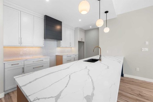 30-2715 73 Avenue, Lloydminster, AB - Indoor Photo Showing Kitchen With Double Sink With Upgraded Kitchen