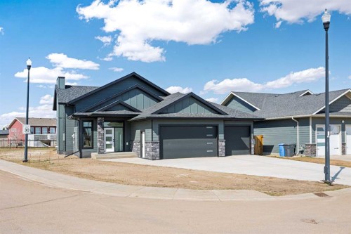 30-2715 73 Avenue, Lloydminster, AB - Outdoor With Facade
