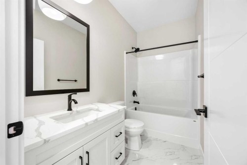 30-2715 73 Avenue, Lloydminster, AB - Indoor Photo Showing Bathroom