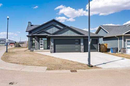 30-2715 73 Avenue, Lloydminster, AB - Outdoor With Facade
