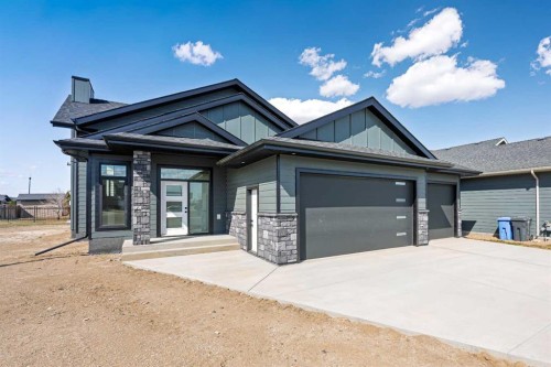 30-2715 73 Avenue, Lloydminster, AB - Outdoor