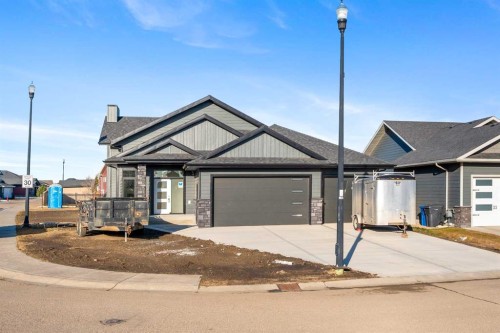 30-2715 73 Avenue, Lloydminster, AB - Outdoor