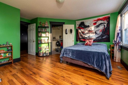 5317 49 Street, Lloydminster, AB - Indoor Photo Showing Bedroom