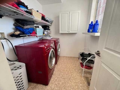#27 West Bay Estates, Sandy Beach (Sask), SK - Indoor Photo Showing Laundry Room