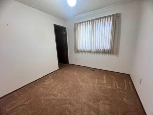 3804 56A Avenue, Lloydminster, AB - Indoor Photo Showing Other Room