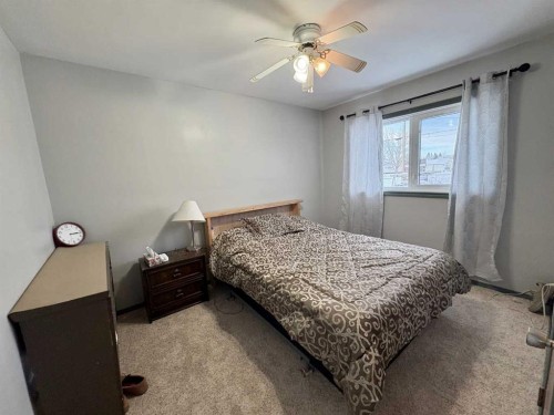5019 51 Street, Mannville, AB - Indoor Photo Showing Bedroom