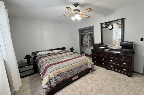 5019 51 Street, Mannville, AB - Indoor Photo Showing Bedroom