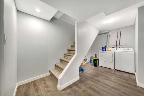 5320 50 Street, Lloydminster, AB - Indoor Photo Showing Laundry Room