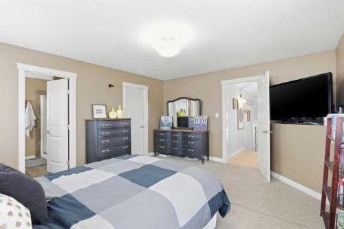 5206 15 Street, Lloydminster, AB - Indoor Photo Showing Bedroom