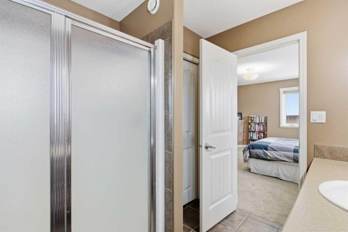 5206 15 Street, Lloydminster, AB - Indoor Photo Showing Bathroom