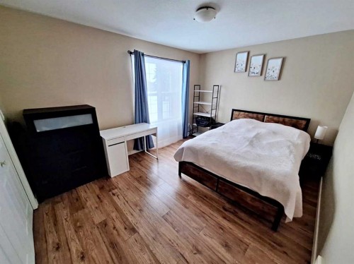 102-4520 51 Street, Vermilion, AB - Indoor Photo Showing Bedroom