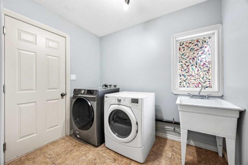 4014 74 Avenue, Lloydminster, AB - Indoor Photo Showing Laundry Room