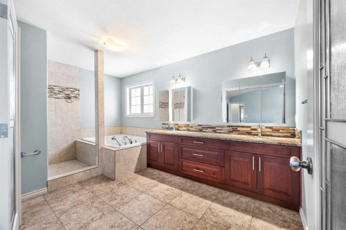 4014 74 Avenue, Lloydminster, AB - Indoor Photo Showing Bathroom