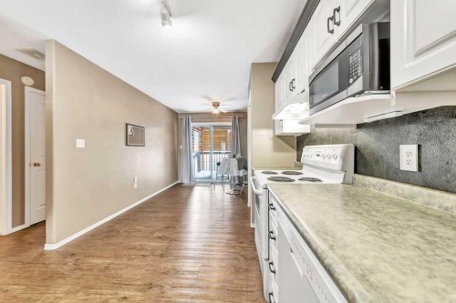 5010 31 Street, Lloydminster, AB - Indoor Photo Showing Kitchen