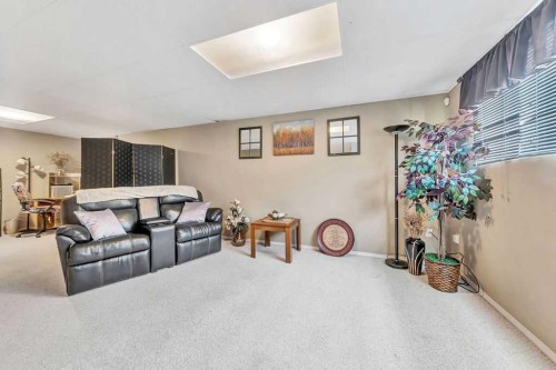 5010 31 Street, Lloydminster, AB - Indoor