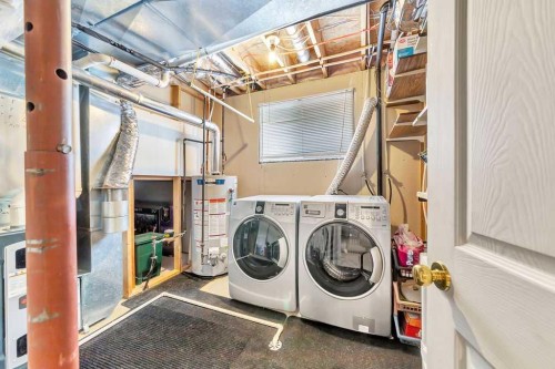 5010 31 Street, Lloydminster, AB - Indoor Photo Showing Laundry Room
