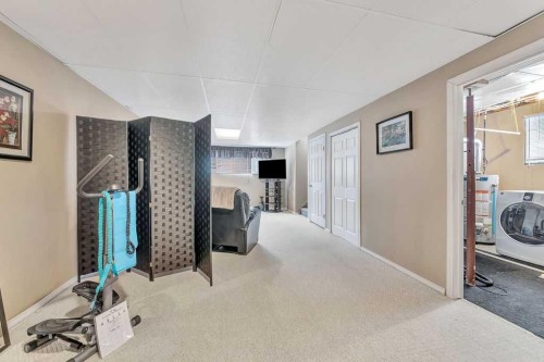 5010 31 Street, Lloydminster, AB - Indoor Photo Showing Laundry Room