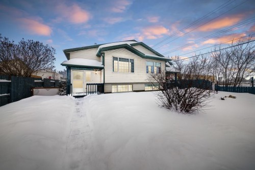 5010 31 Street, Lloydminster, AB - Outdoor
