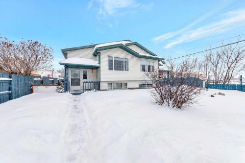 5010 31 Street, Lloydminster, AB - Outdoor