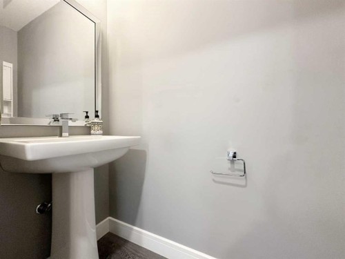 2519 6 Avenue, Wainwright, AB - Indoor Photo Showing Bathroom