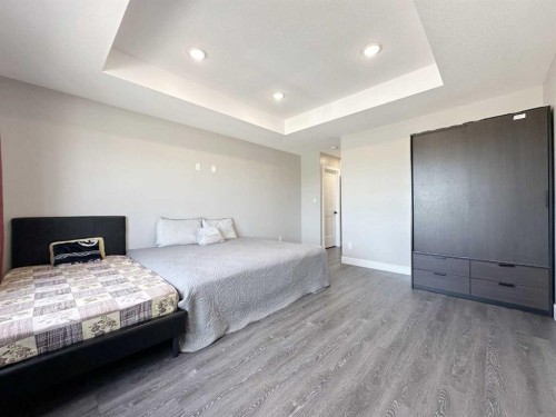 2519 6 Avenue, Wainwright, AB - Indoor Photo Showing Bedroom