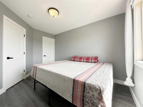 2519 6 Avenue, Wainwright, AB - Indoor Photo Showing Bedroom