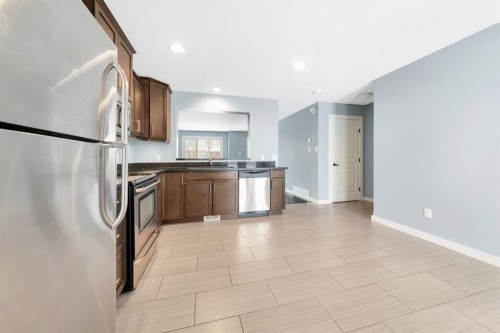 36-4118 41 Avenue, Lloydminster, SK - Indoor Photo Showing Kitchen