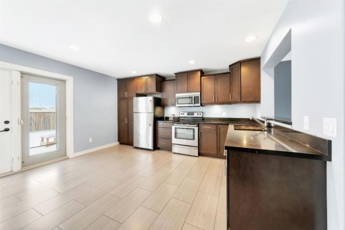 36-4118 41 Avenue, Lloydminster, SK - Indoor Photo Showing Kitchen