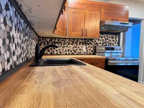 126 Main Street, Lashburn, SK - Indoor Photo Showing Kitchen