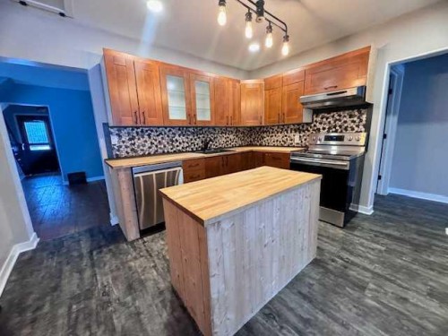 126 Main Street, Lashburn, SK - Indoor Photo Showing Kitchen