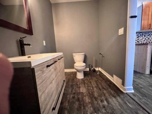 126 Main Street, Lashburn, SK - Indoor Photo Showing Bathroom