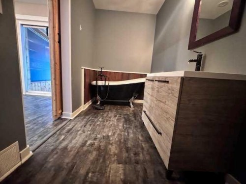 126 Main Street, Lashburn, SK - Indoor Photo Showing Other Room