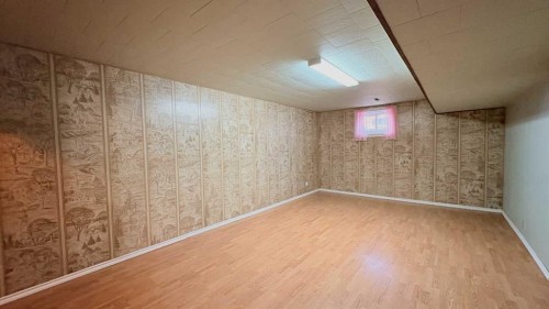 1030 15 Avenue, Wainwright, AB - Indoor Photo Showing Other Room
