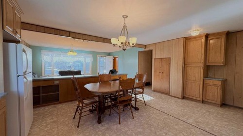 1030 15 Avenue, Wainwright, AB - Indoor Photo Showing Dining Room