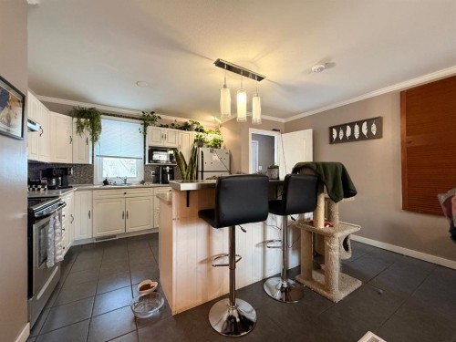 3304 54 Avenue, Lloydminster, AB - Indoor Photo Showing Kitchen