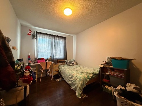3304 54 Avenue, Lloydminster, AB - Indoor Photo Showing Bedroom