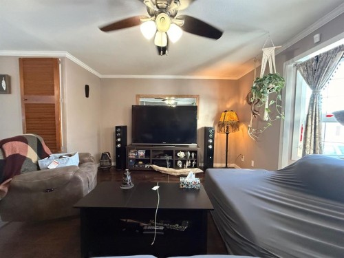 3304 54 Avenue, Lloydminster, AB - Indoor