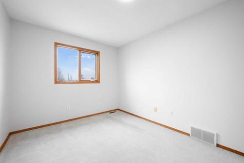 4006 59 Avenue Close, Lloydminster, AB - Indoor Photo Showing Other Room
