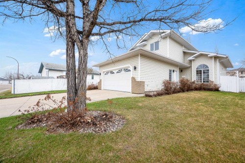 4006 59 Avenue Close, Lloydminster, AB - Outdoor