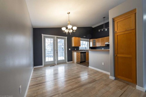 6105 21 Street, Lloydminster, AB - Indoor Photo Showing Kitchen