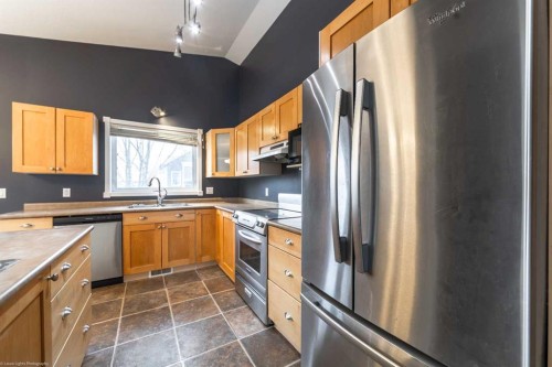 6105 21 Street, Lloydminster, AB - Indoor Photo Showing Kitchen