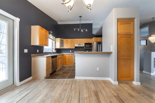 6105 21 Street, Lloydminster, AB - Indoor Photo Showing Kitchen
