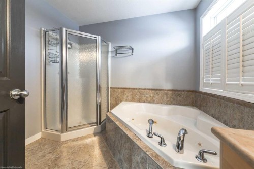 6105 21 Street, Lloydminster, AB - Indoor Photo Showing Bathroom