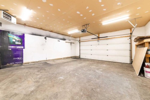 6105 21 Street, Lloydminster, AB - Indoor Photo Showing Garage